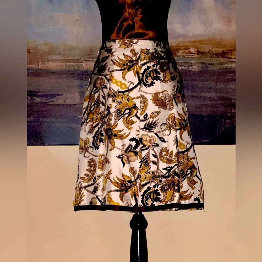 Old Navy Silk Pleated Skirt - Picture 4 of 14